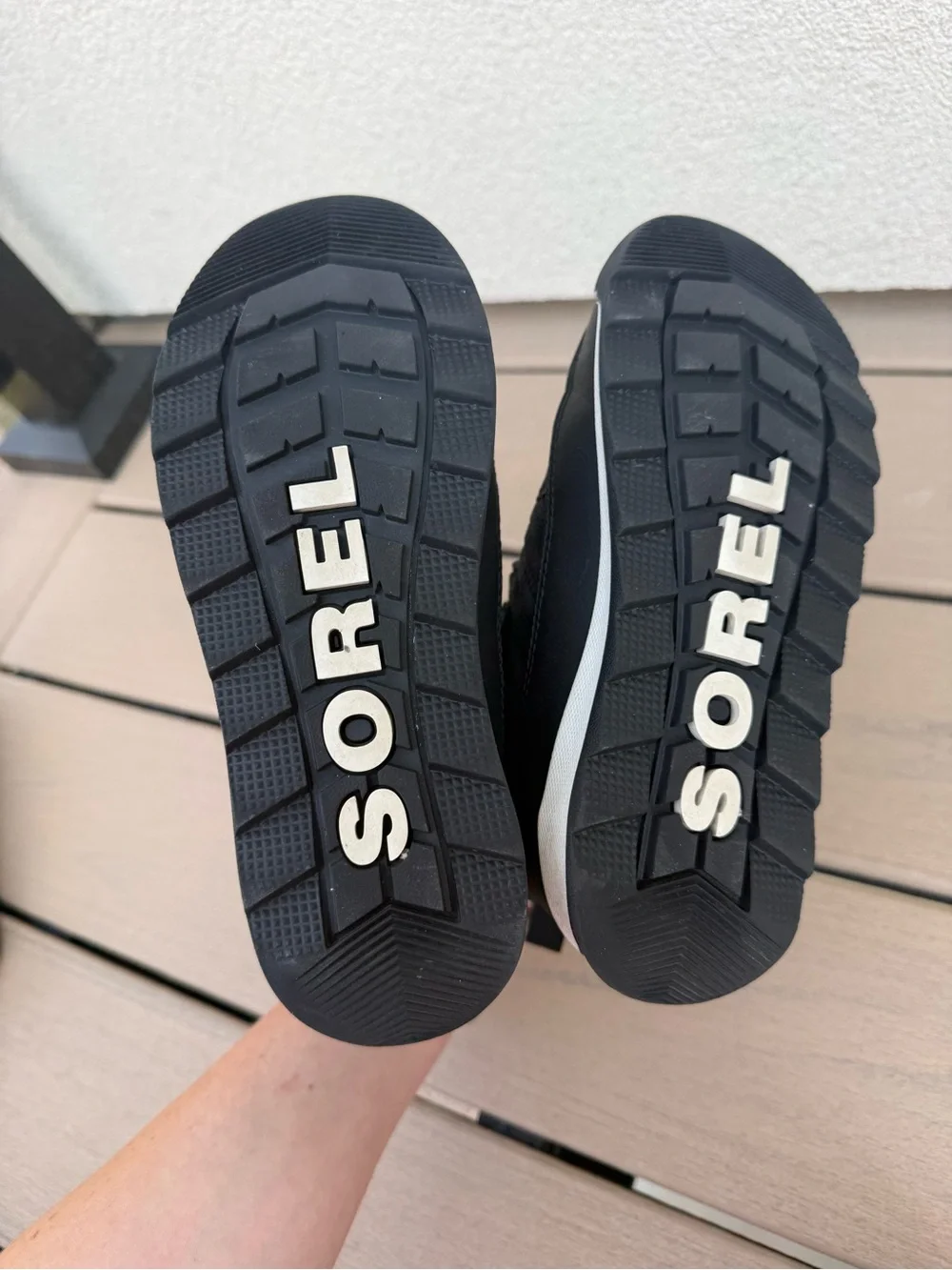 Sorel Whitney Snow Boots Kids Size 1 Black and White
